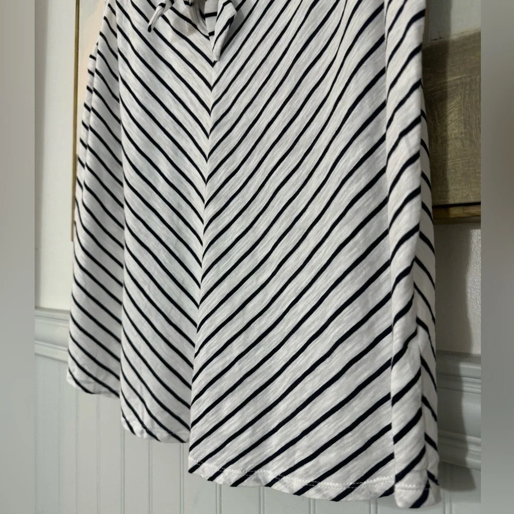 LOFT Outlet Double V Striped Knotted Tank Black & White Size Lg - Picture 7 of 11